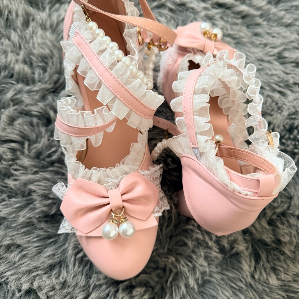 Elegant Pink Ruffle Heels - Picture 3 of 3